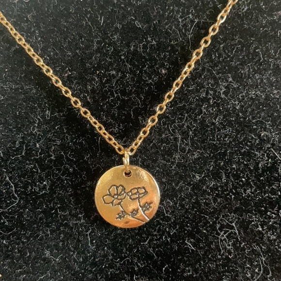 Gold Flower Minimalist Pendant Necklace - Picture 5 of 9